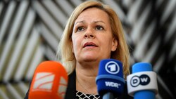 Deutschlands Innenministerin Nancy Faeser (Bild: APA/AFP/John THYS)