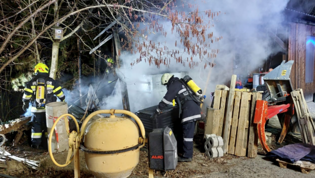 36 Einsatzkräfte konnten den Brand eindämmen. (Bild: FF Allerheiligen Wildon )