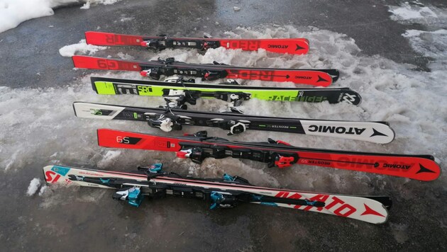 Die sichergestellten Skier (Bild: zoom.tirol)
