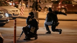 Ukrainische Polizisten (Archivbild) (Bild: The Associated Press)