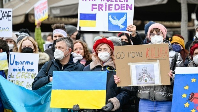 Große Solidarität mit den Ukrainern: bei Kundgebungen in Linz und auch beim Ange- bot von Privatquartieren für Flüchtlinge (Bild: Alexander Schwarzl)
