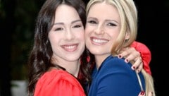 Aurora Ramazzotti und Michelle Hunziker (Bild: Flavio Lo Scalzo / AGF / picturedesk.com)