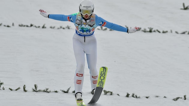 Lisa Eder sprang beim Heimweltcup in Hinzenbach erstmals aufs Podest. (Bild: SEPA.Media | Franz Kirchmayr)