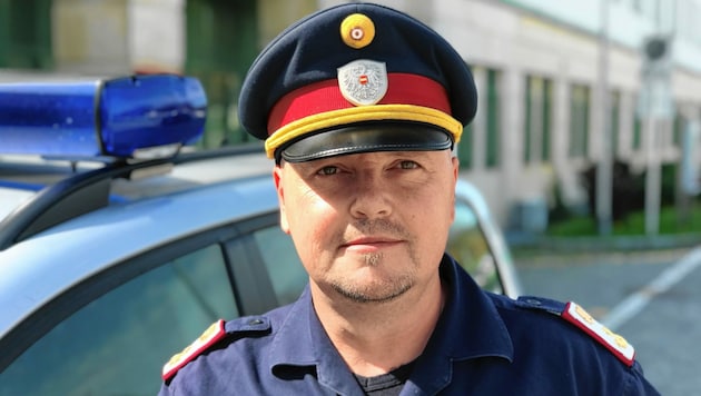 Johannes Kollmann aus Trausdorf: 50, Polizist und Maturant. (Bild: zVg)