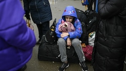 Schon eine Million Menschen sind aus der Ukraine geflohen. (Bild: AFP)