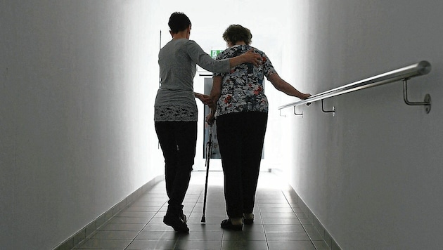 Tirols Gesundheitssprengel sind wichtiger Ankerpunkt für Kranke und Pflegebedürftige. (Bild: APA /picturedesk.com/Helmut Fohringer)