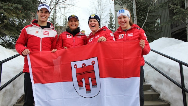 Das Ländle-Powerteam bei der Juniorenweltmeisterschaft im kanadischen Panorama: Lukas Feustein, Amanda Salzgeber, Magdalena Egger und Victoria Olivier. (Bild: Peter Weihs/Kronenzeitung)