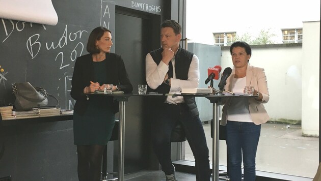 Veronika Marte, Alexander Moosbrugger und Sandra Schoch bei der Pressekonferenz im Oktober 2021. (Bild: Angelika Drnek)