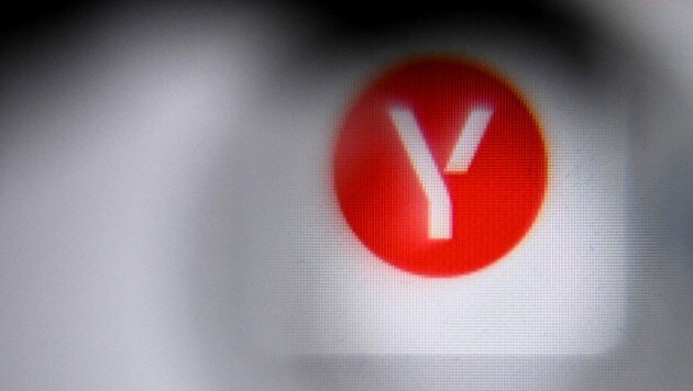 Photo taken on October 12, 2021 in Moscow shows Russia's internet search engine Yandex's logo on a laptop screen. (Photo by Kirill KUDRYAVTSEV / AFP) (Bild: AFP)