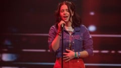 Die 15-jährige Valentina Thoms sorgte mit einem Hit von Billie Eilish für Gänsehaut beim Auftakt der neuen „Starmania“-Staffel. (Bild: ORF)