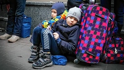 Kinder suchen Schutz in anderen Teilen der Ukraine. (Bild: Sepp Pail)