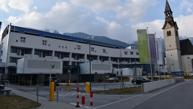 Das Bezirkskrankenhaus in Schwaz (Symbolbild) (Bild: Manuel Schwaiger)