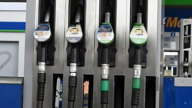 E-Fuels werden wie Sprit getankt. (Bild: P. Huber)