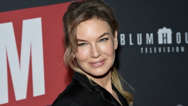 Renee Zellweger lächelt in die Kameras. (Bild: APA/Photo by Evan Agostini/Invision/AP)