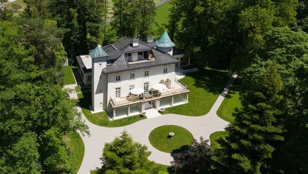 Die „Krone“ berichtete vor einem Jahr über den Verkauf von Gut Schwarzenbach. Damaliger Preis: 44 Millionen Euro. (Bild: Moritz Ott/Airvision)
