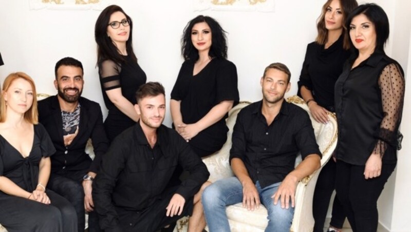 Das Team vom Artiste Make-up & Beauty Salon (Bild: Artiste Make-up & Beauty Salon)