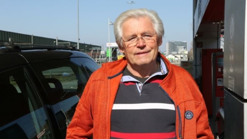 Felix Gerlitz: „Ich versuche noch mehr aufs Auto zu verzichten: weil es mir zu teuer ist. Einkaufen schaffe ich auch mit dem Rad. Als Pensionist ist es aber leichter.“ (Bild: Jauschowetz Christian)