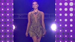 Lili Paul-Roncalli sorgte mit ihrem Kleid für einen echten Hingucker bei „Starmania“. (Bild: Screenshot ORF)