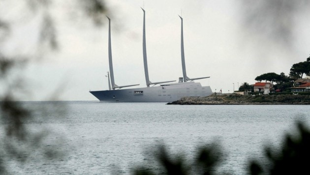 Die „Sailing Yacht A“ ist das größte Segelschiff der Welt und gehört dem Oligarchen Andrej Melnitschenko. (Bild: AFP)