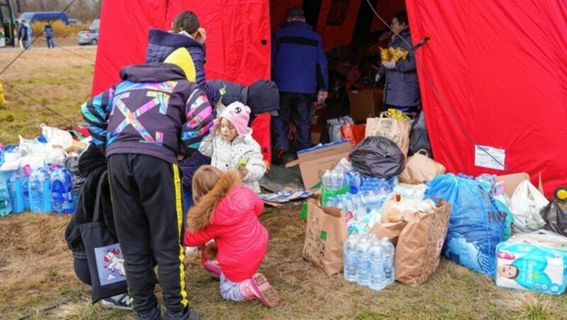 Hilfslieferungen geben den Kleinen in der Ukraine Kraft und Hoffnung. (Bild: caritas)