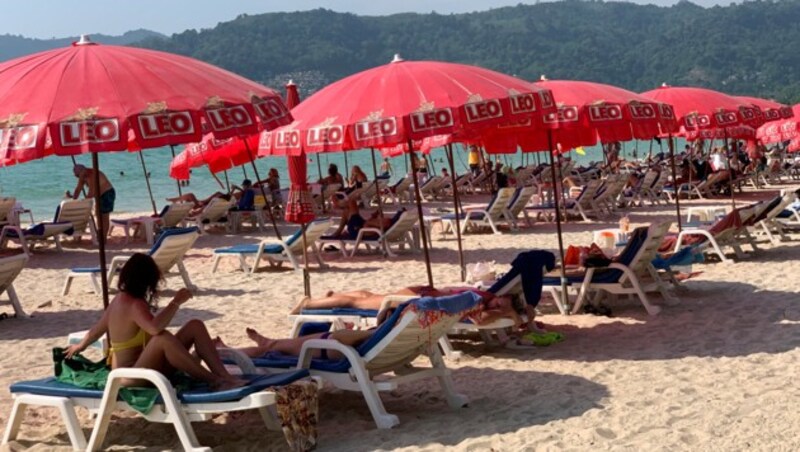 Viele russische Urlauber in Thailand können ihre Rechnungen nicht zahlen. (Bild: AP)