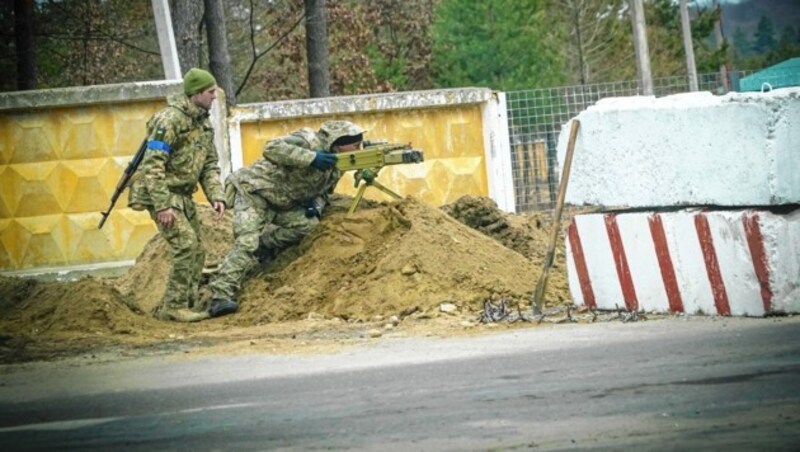 Das Ausbildungslager bei Lemberg und nahe der polnischen Grenze wurde bei dem Angriff komplett zerstört. (Bild: Sepp Pail)