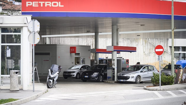 Eine Tankstelle in Slowenien (Bild: AFP)