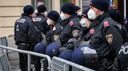 Die Polizeieinsätze bei den Corona-Demos stachelten den Widerstand des Angeklagten an. (Bild: Wenzel Markus)