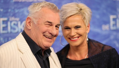 Heinz Hoenig und seine Frau Annika  (Bild: Christian Charisius / dpa / picturedesk.com)