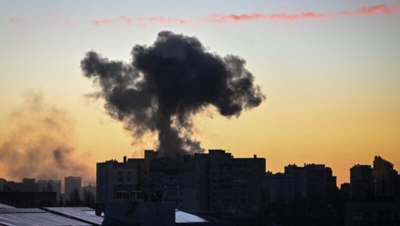 Starke Explosionen in Kiew (Bild: AFP)