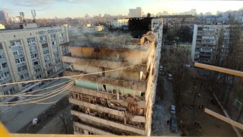 Gebäude in Kiew wurden schwer getroffen. (Bild: AFP)