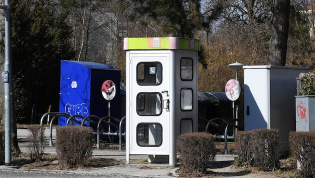 50 Telefonzellen in Wien sollen als Geldautomat oder Ladestation dienen. (Bild: P. Huber)