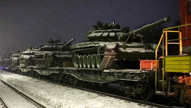 Laut Exportregister hat etwa Frankreich bildgebende Geräte für russische Panzer geliefert. (Bild: AP/Russian Defense Ministry Press Service)