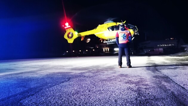Der ÖAMTC-Hubschrauber brachte die Jugendlichen ins Tal. (Bild: Enrico Radaelli)