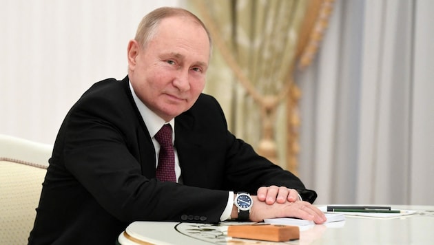 Aufgedunsenes Gesicht, müder Blick - der russische Präsident hat sich in den letzten zehn Jahren stark verändert. (Bild: AFP)