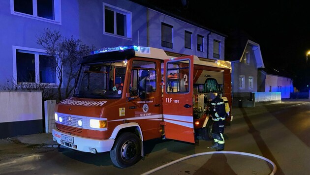 Feuerwehr-Alarm: Zimmerbrand der Alarmstufe B2 in Tulln! (Bild: FF Tulln-Stadt)