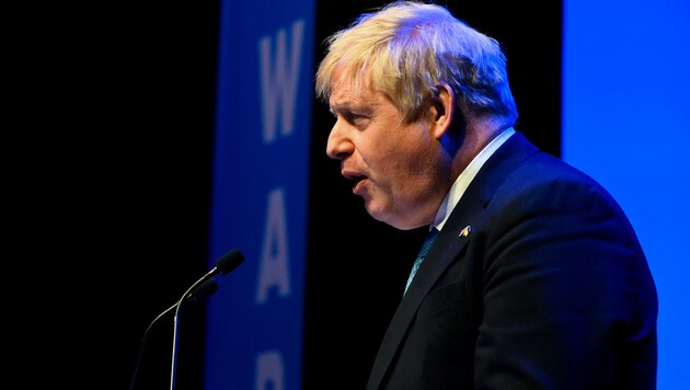 In den sozialen Medien baten zahlreiche User die Weltöffentlichkeit um Entschuldigung für die Worte ihres Premiers Boris Johnson. (Bild: APA/AFP/ANDY BUCHANAN)