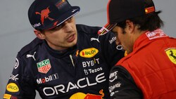 Max Verstappen und Carlos Sainz Jr. (Bild: AFP or licensors)