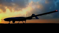 Die Ukraine nutzt unter anderem türkische Kampfdrohnen vom Typ Bayraktar TB2 mit 150 Kilometern Reichweite. Es kommen aber auch kleine umgebaute Hobby-Drohnen zum Einsatz. (Bild: baykartech.com)