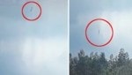 Un video muestra el avión cayendo casi verticalmente desde el cielo.  (Imagen: kameraOne (captura de pantalla))