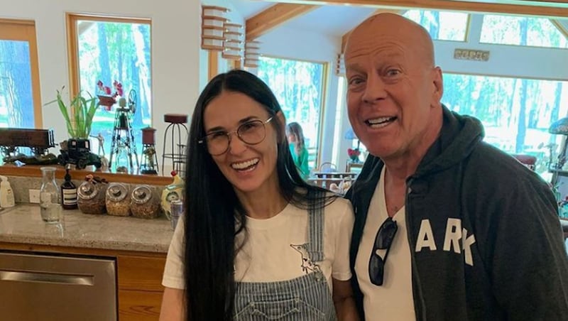 Demi Moore also repeatedly shares insights into life with Bruce Willis, who suffers from frontotemporal dementia, on Instagram. (Bild: www.instagram.com/demimoore)