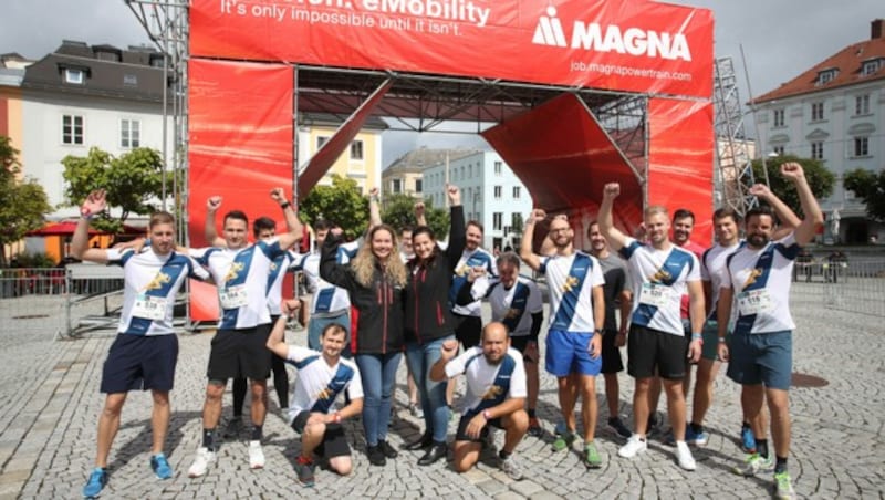 Das MAGNA-Team beim Linzathlon 2021 (Bild: GEPA pictures)