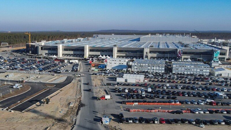 La fábrica de Tesla en Berlín-Brandeburgo (Bild: dpa-Zentralbild/Patrick Pleul)