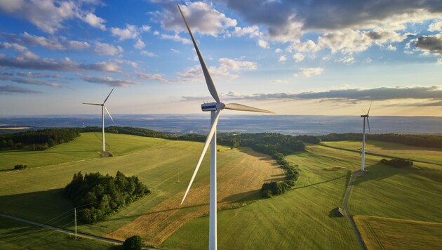 Windkraft macht unabhängig und stabilisiert die Strompreise. (Bild: stock.adobe.com)