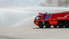 Bereits seit 2019 wird bei den Übungen am Salzburg Airport nur mehr Wasser eingesetzt (Bild: Tschepp Markus)