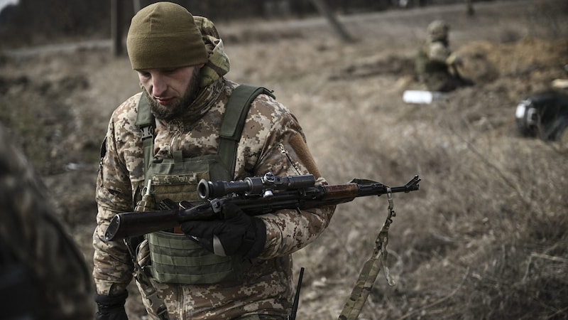 Ukraine is demanding further arms deliveries to fight the Russian troops. (Bild: AFP)