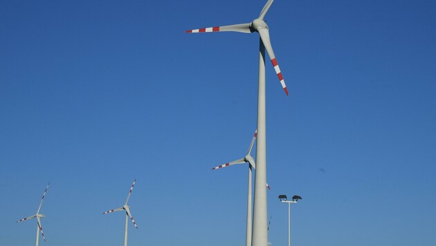 Betreiber von Windkraftanlagen müssen eine Abgabe zahlen (Bild: Huber Patrick)
