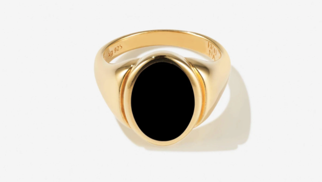 Den „Puglia Ring Onyx“ von Bruna the Label trug zuletzt Kendall Jenner (Bild: Bruna)