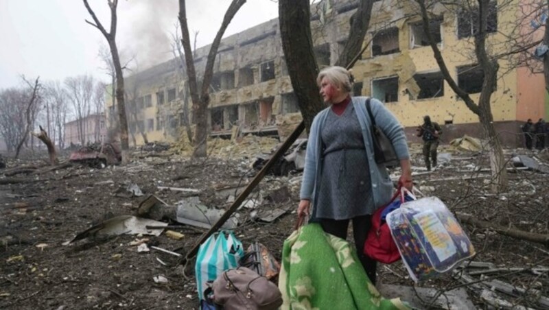 Ein Bild des Schreckens aus Mariupol (Bild: AP)