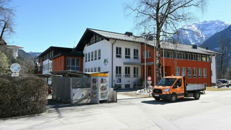 Zwei ukrainische Schüler gehen in die Mittelschule Lofer (Bild: Kerstin Joensson)